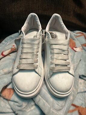 Alexander McQueen White Leather Platform Sneakers with Thick Laces